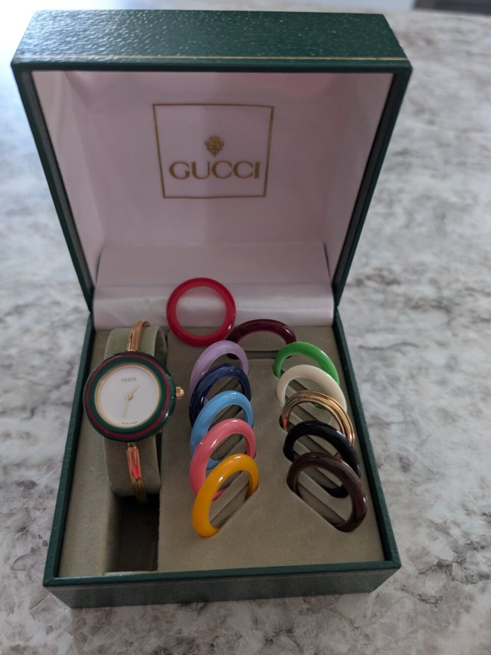 GUCCI Vintage Bezel Watch with 13 interchangeable bezels - Picture 7 of 7